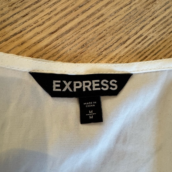 Express Ivory Ruffle Top - Picture 4 of 7